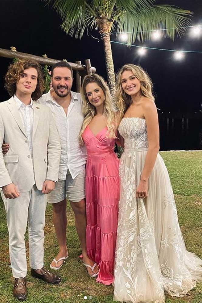 João Figueiredo com seu irmão, cunhada e esposa, Sasha