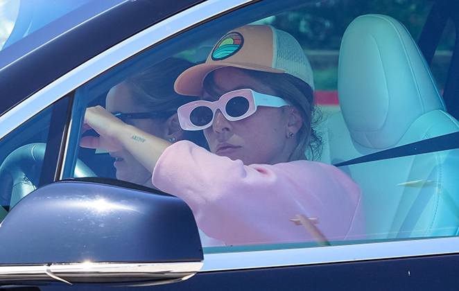 Lady Gaga dentro de um carro