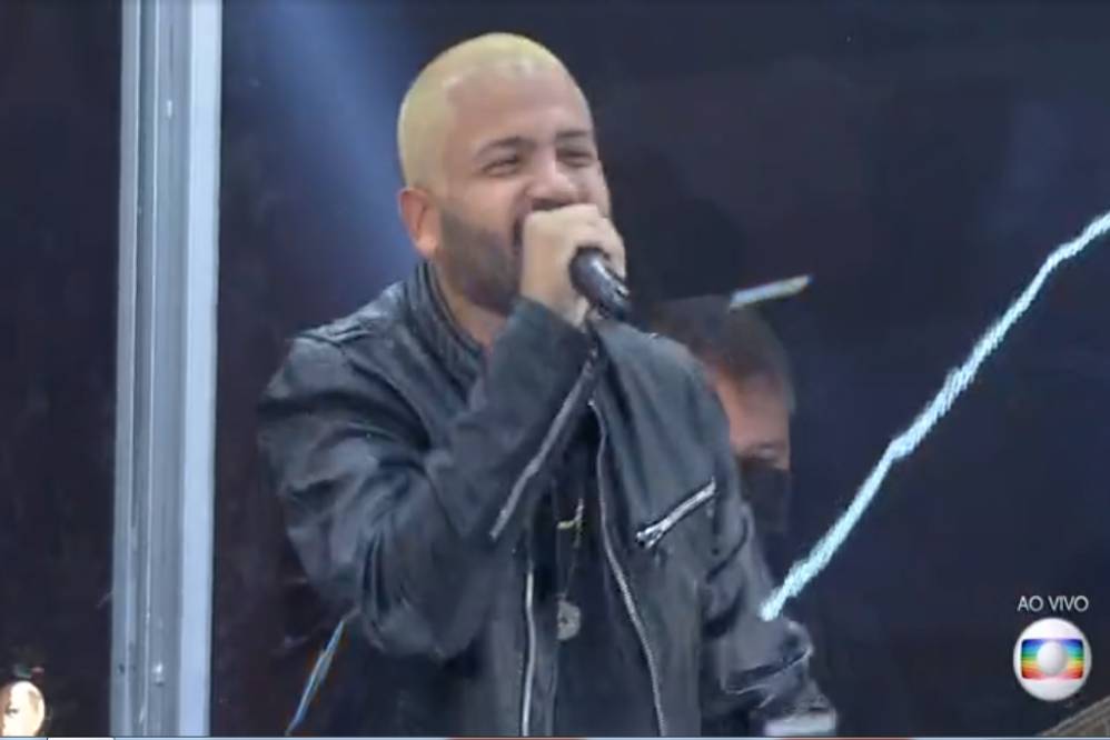 Projota faz show na final do BBB21