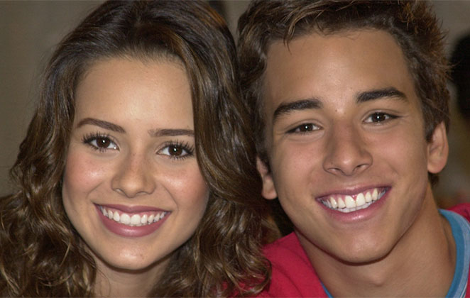 Dupla Sandy e Junior na época do seriado exibido pela TV Globo