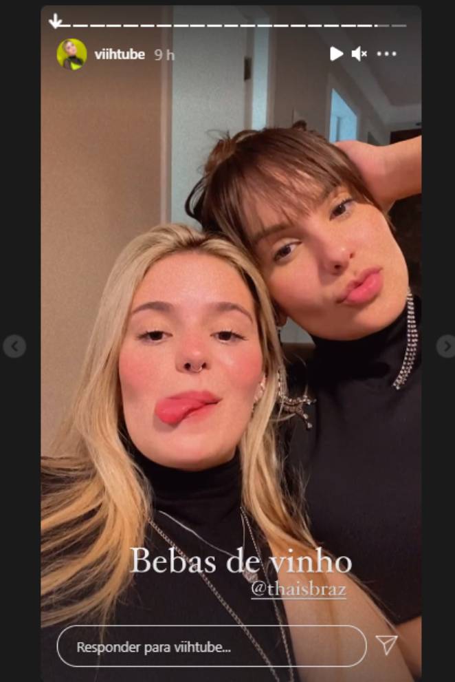 Thais Braz e Viih Tube se reencontraram em noite de vinhos