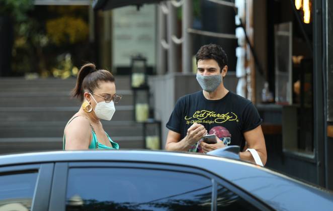 Claudia Raia e Reynaldo Gianecchini na academia em São Paulo