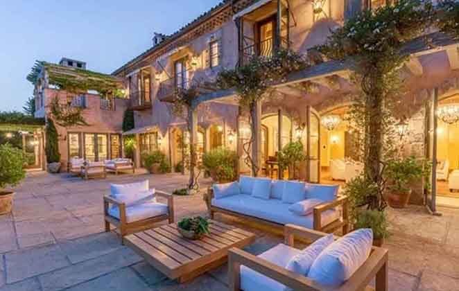 Parte do jardim da mansão de Harry e Megan