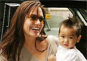 Hugo Gloss - Angelina Jolie e o filho Maddox, de 21 anos
