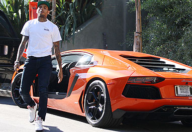 Chris Brown compra sua terceira Lamborghini - OFuxico