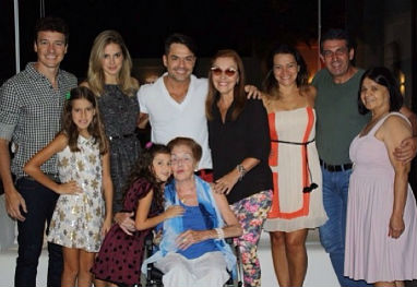 Rodrigo Faro reúne toda a família para ceia de Natal - OFuxico