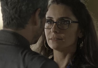 A Regra do Jogo: Atena tenta seduzir Romero na frente de Tóia