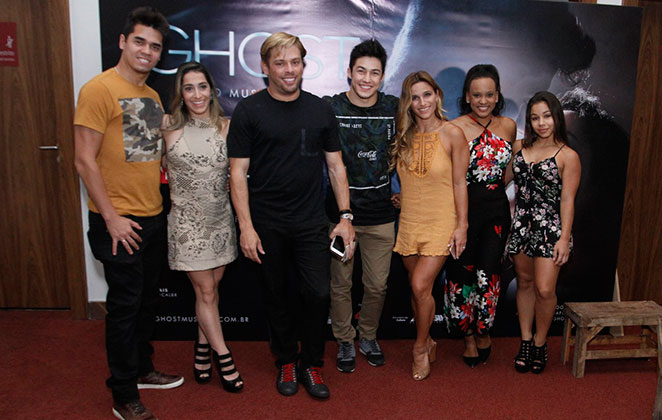 Sessão especial de Ghost reúne famosos no Rio de Janeiro - OFuxico