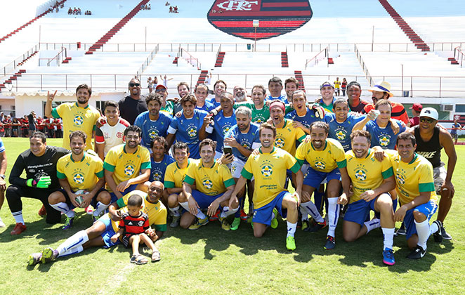 No meio do Jardins, bistrô de artistas vira ponto de encontro de jogadores  de futebol - 02/03/2013 - UOL Esporte