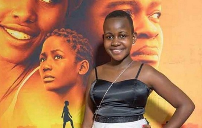 Morre jovem atriz de Rainha de Katwe aos 15 anos - OFuxico