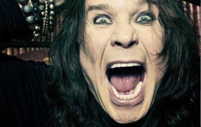 Ozzy Osbourne gritando