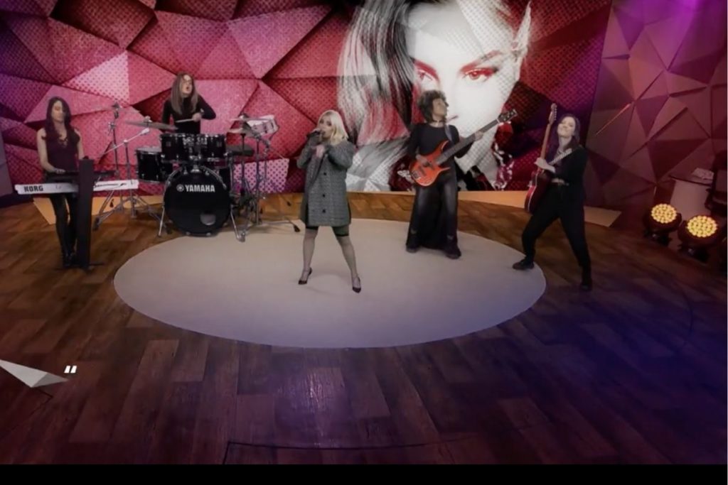 Luísa Sonza cantando no Fantástico