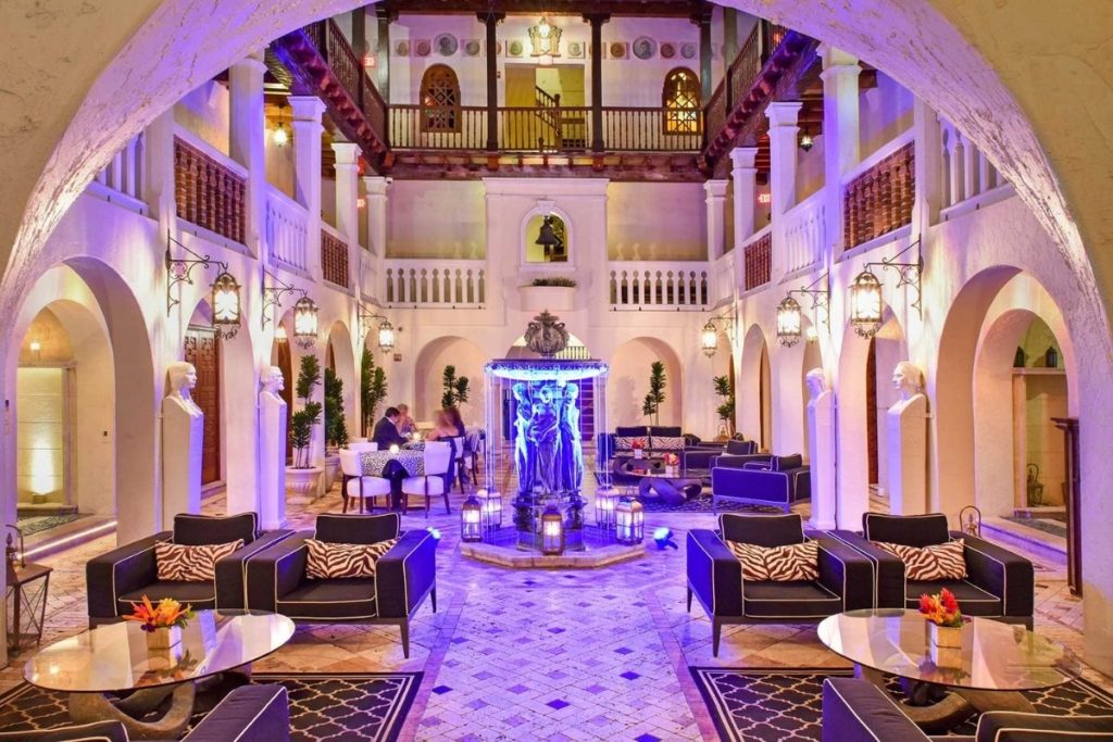 Hotel Villa Casa Casuarina - ex-mansao de giane versace