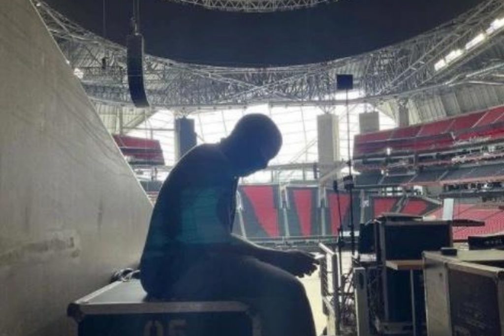 Kanye West chegou cedo ao Mercedes Estadio