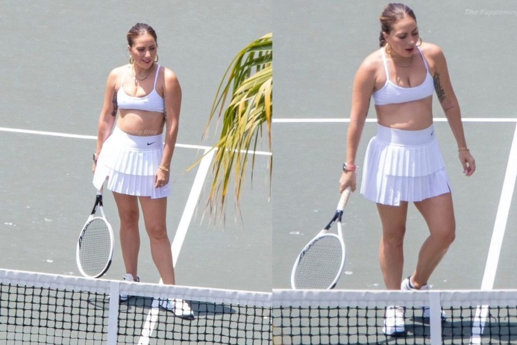 Lady Gaga faz aulas de tênis durante férias na Califórnia