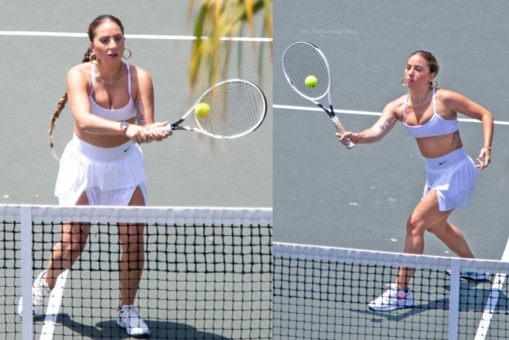 Lady Gaga faz aulas de tênis durante férias na Califórnia