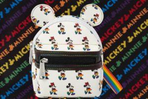 Mochila LGBTQIA+ da disney