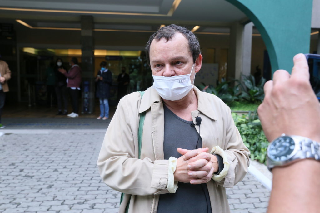 Matheus Nachtergaele no velorio de Paulo Jose