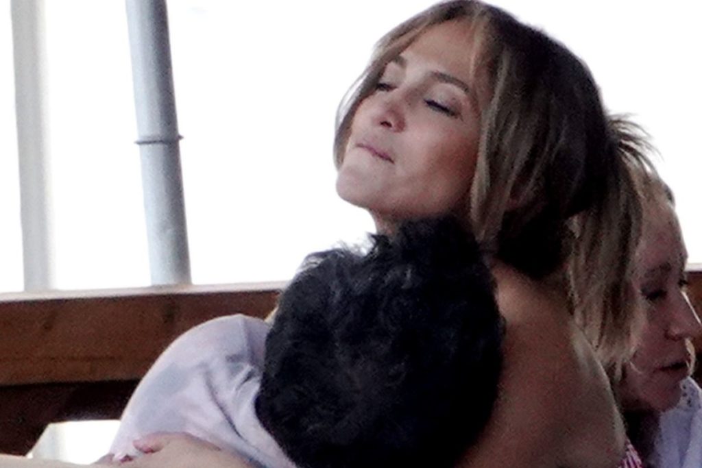 Olhos nos olhos, abraços e cheirinho no cangote...