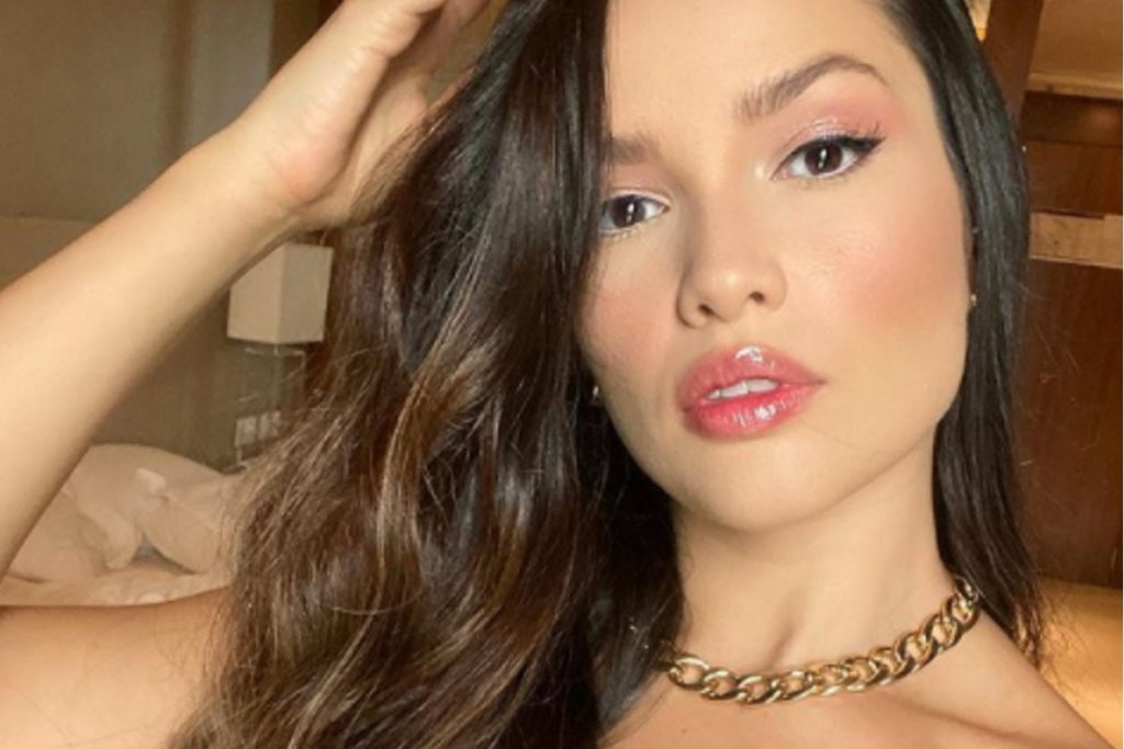 Juliette Freire selfie