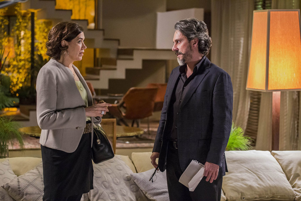 Lilia Carbal e Alexandre Nero em cena de Império