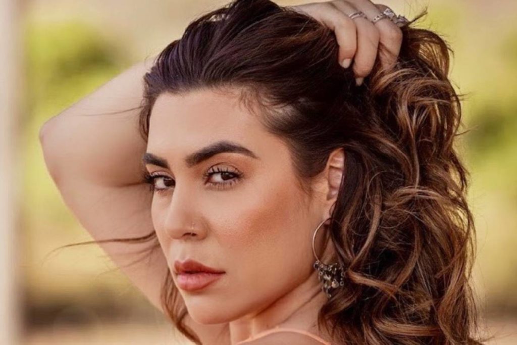 naiara-azevedo-fazendo-carao