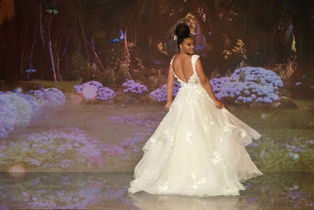 Estilista se inspira nas princesas da Disney para coleção de vestidos de  noiva - Guiame