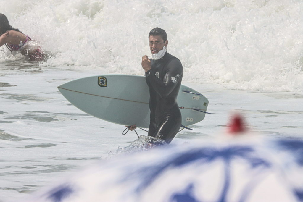 Caua Reymond na praia