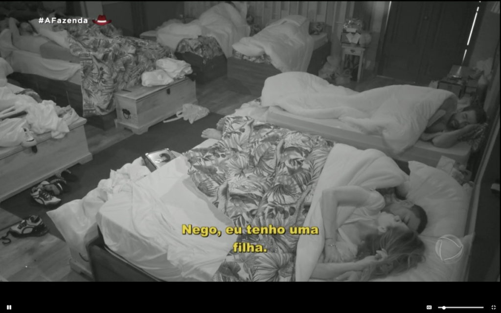 Dayane e Nego do Borel na cama