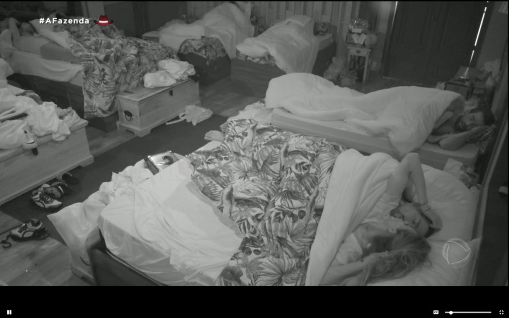 Dayane e Nego do Borel na cama