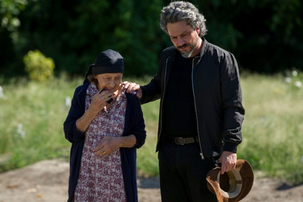 Império: José Alfredo (Alexandre Nero) encontra Jesuína (Laura Cardoso) mãe do verdadeiro Maurílio 