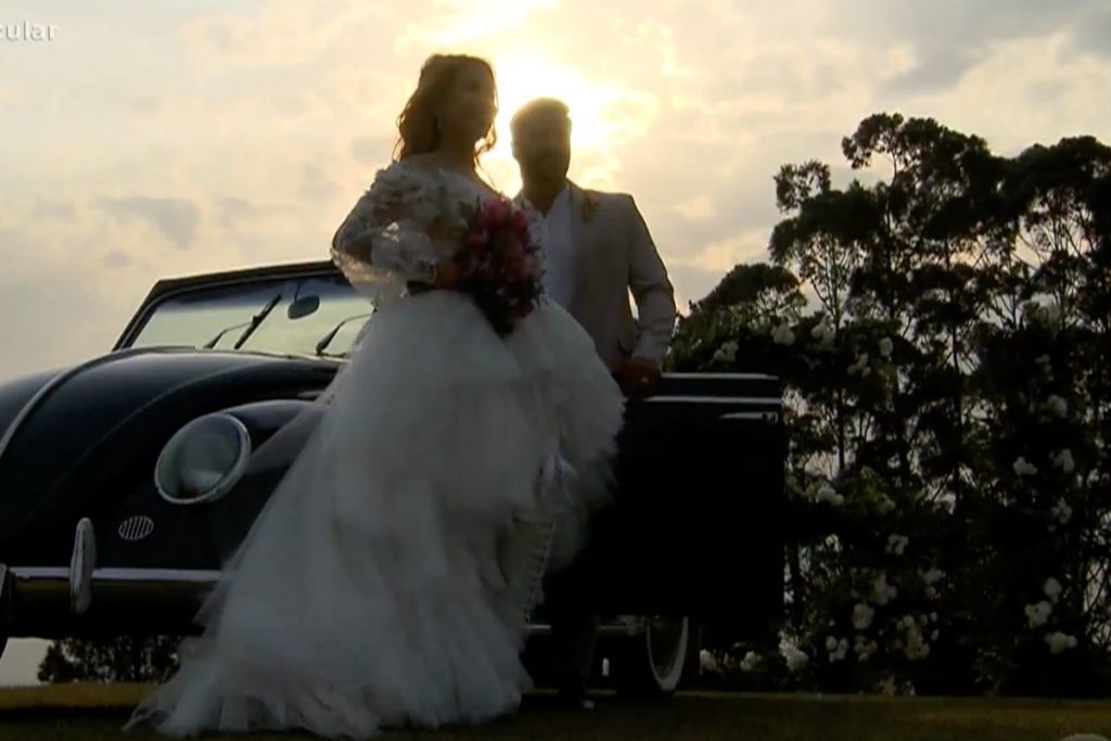 Joelma em cena do videoclipe SIM