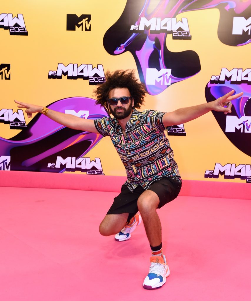 pink-carpet-mtv-miaw