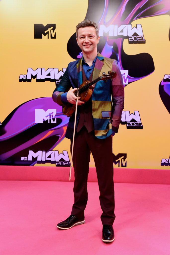lucas-lima-pink-carpet-mtv-miaw
