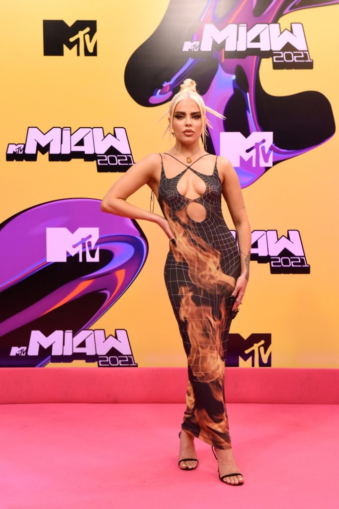 luisa-sonza-pink-carpet-mtv-miaw
