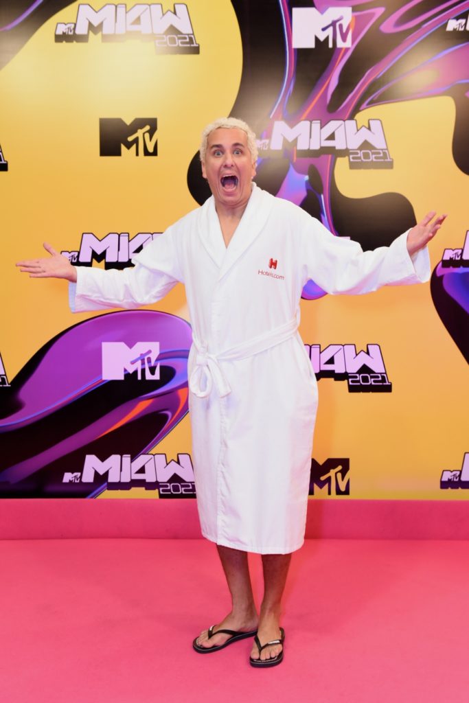 rafael-portugal-pink-carpet-mtv-miaw