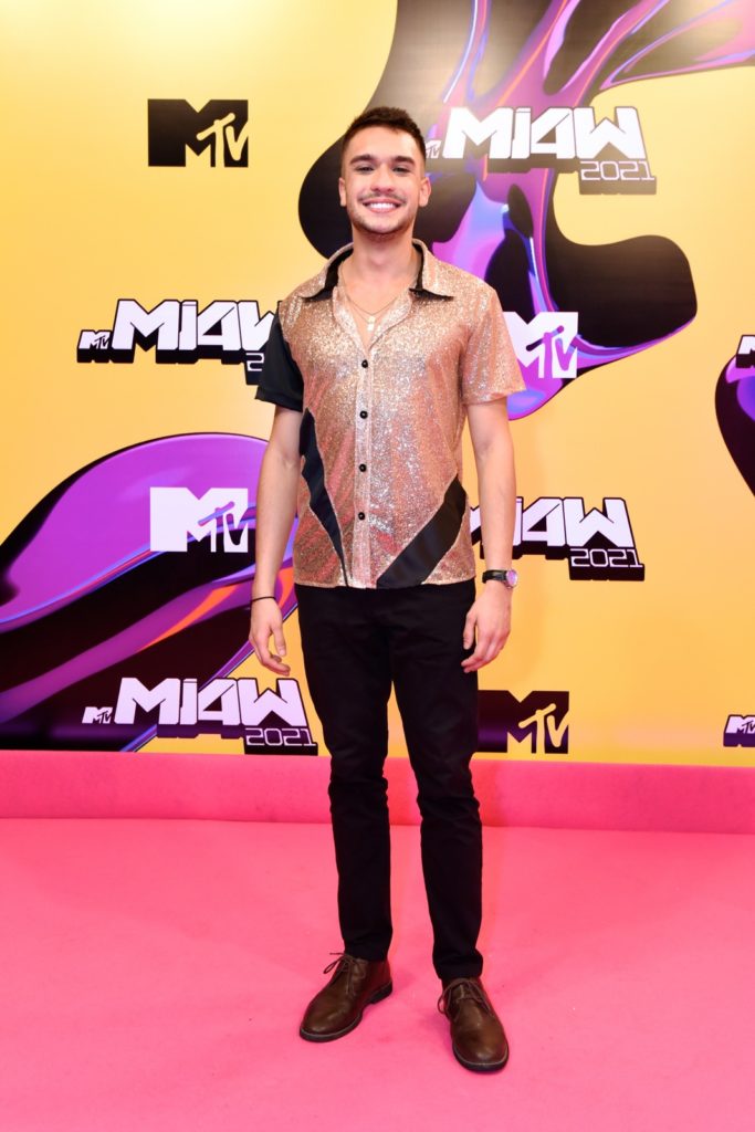 salusse-pink-carpet-mtv-miaw