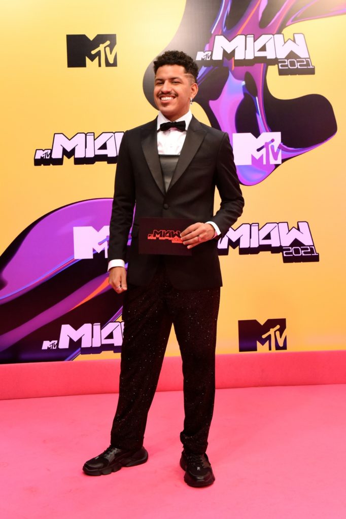 spartakus-pink-carpet-mtv-miaw