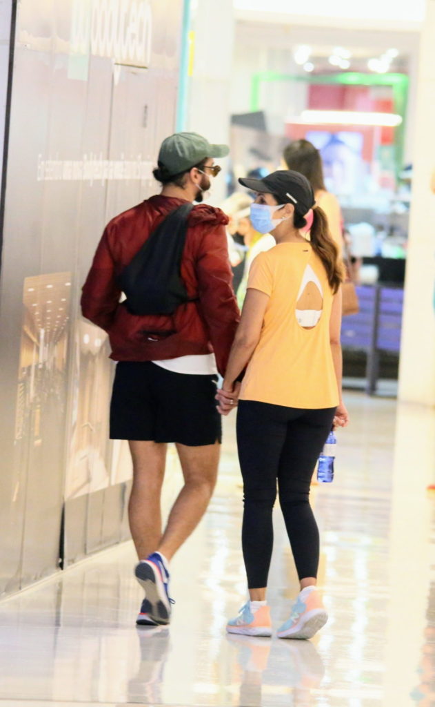 Fátima Bernardes e Túlio Gadêlha passeando em shopping