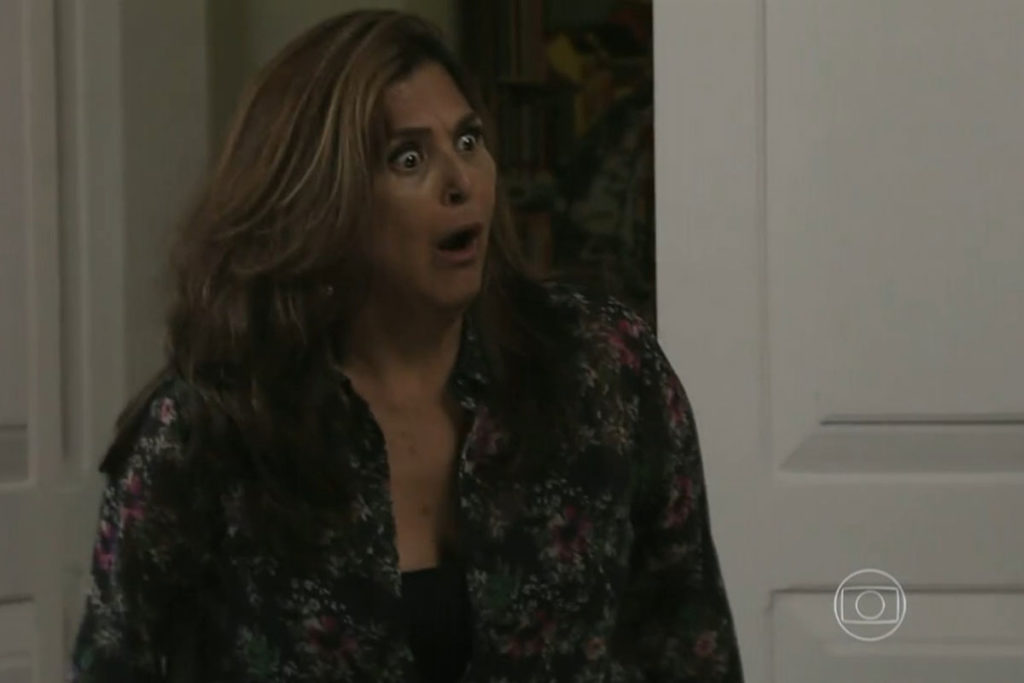 Jurema fica chocada ao ver a cena