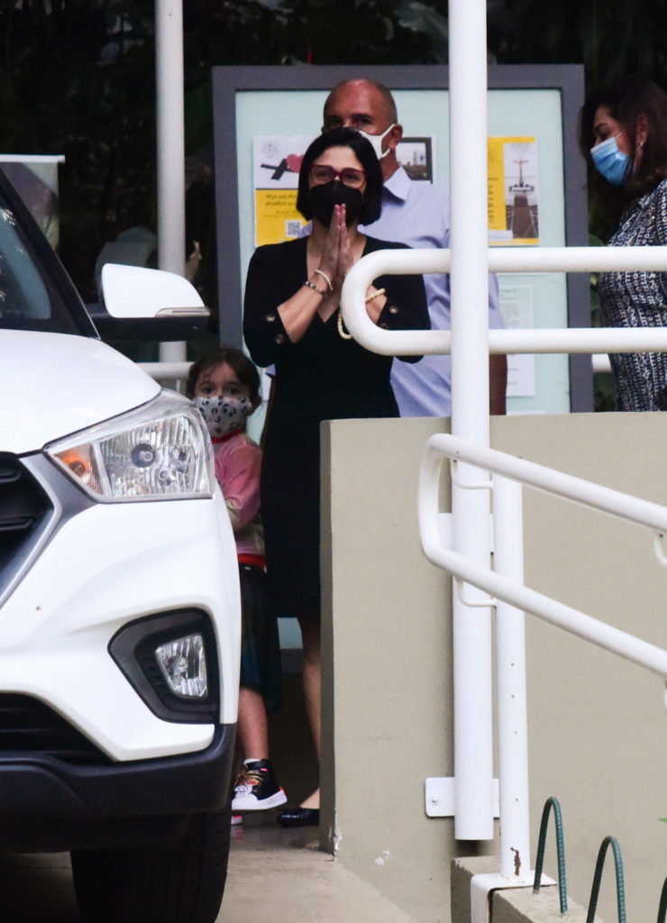 Viúva de Dudu Braga na missa