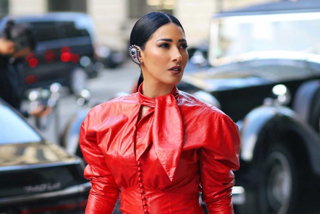 simaria estilosa passeando por paris