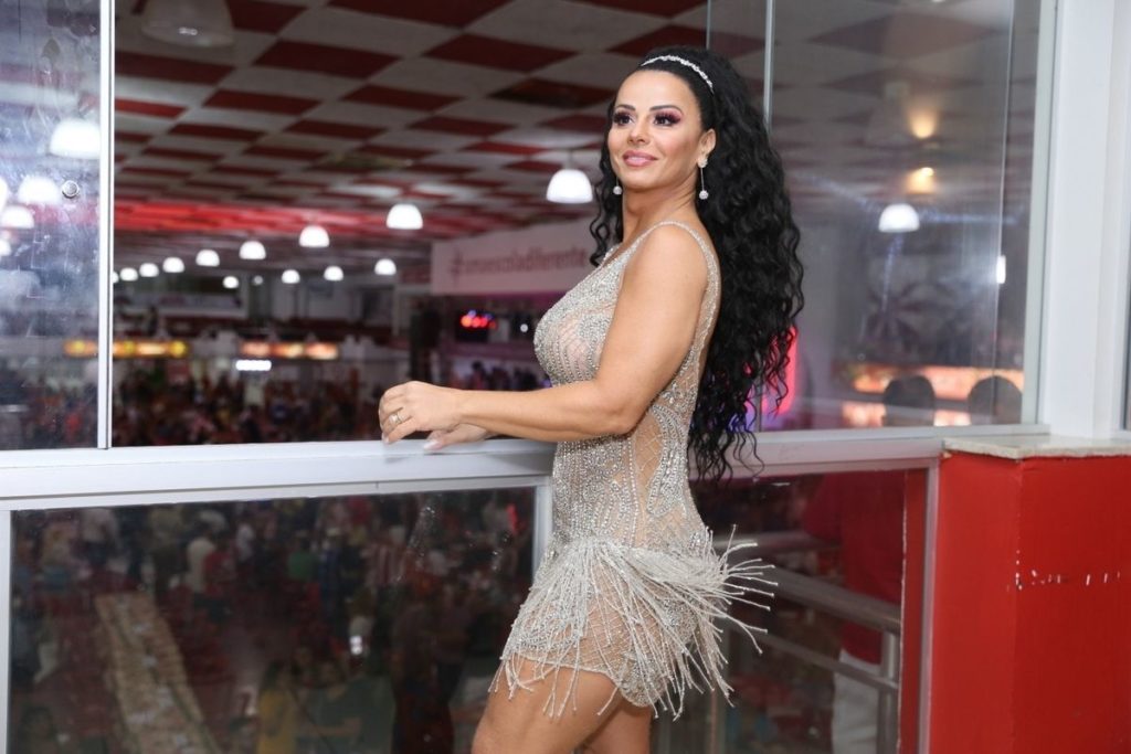 Viviane Araújo comemora aniversário do marido