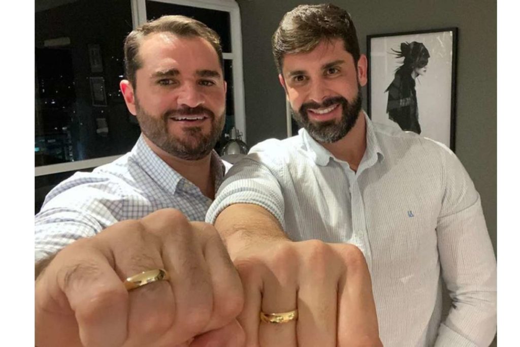 Marcelo Cosme e Frankel Brandão comemoram noivado