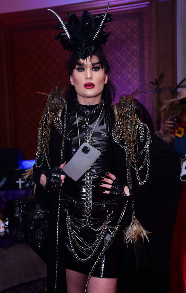 Serginho Orgastic na festa de halloween do Gossip no Insta