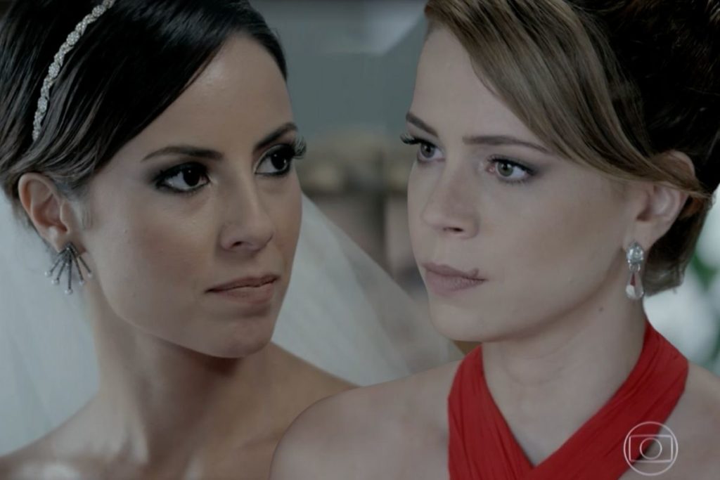 Império - Cristina (Leandra Leal) e Maria Clara (Andréia Horta) se enfrentam 