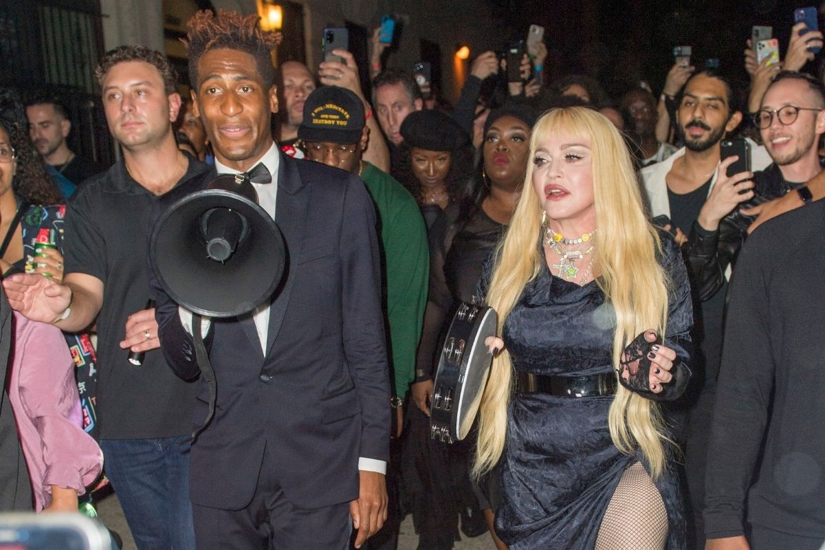 Madonna comanda passeata musical pelas ruas do Harlem para lançar Madame X