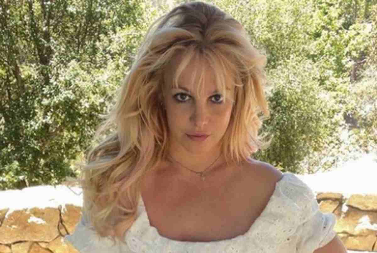 Britney Spears, foto no jardim