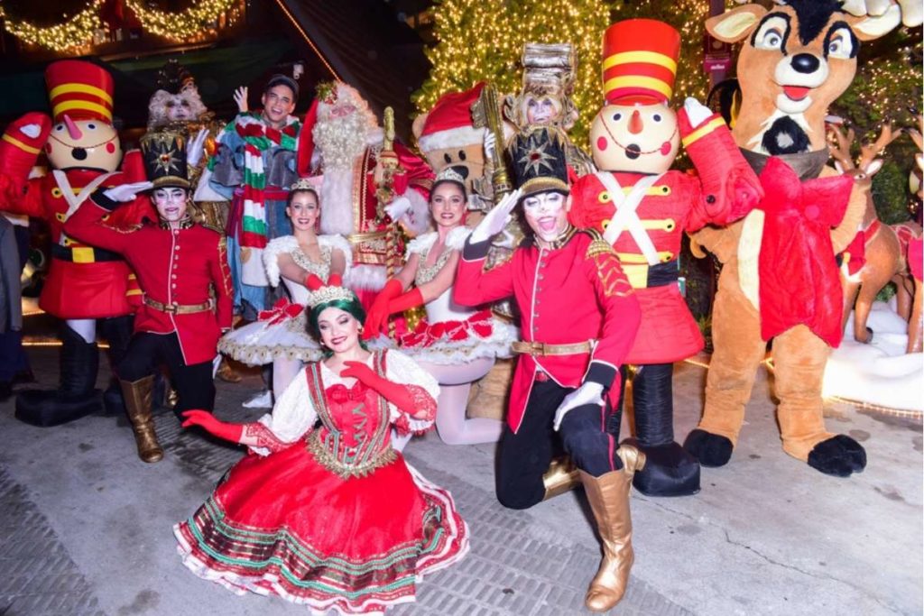 Inauguração de decoração de Natal reune famosos em São Paulo