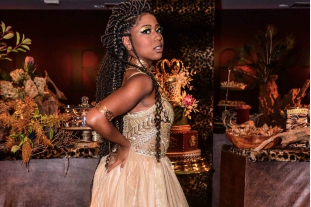 Ex-The Voice Kids se inspira na África para festa de 15 anos